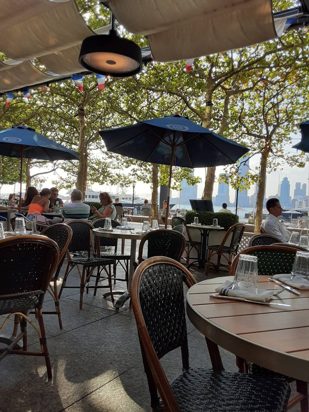 Liberty Bistro | restaurant | 225 Liberty St, New York, NY 10281, USA | 2129818588 OR +1 212-981-8588