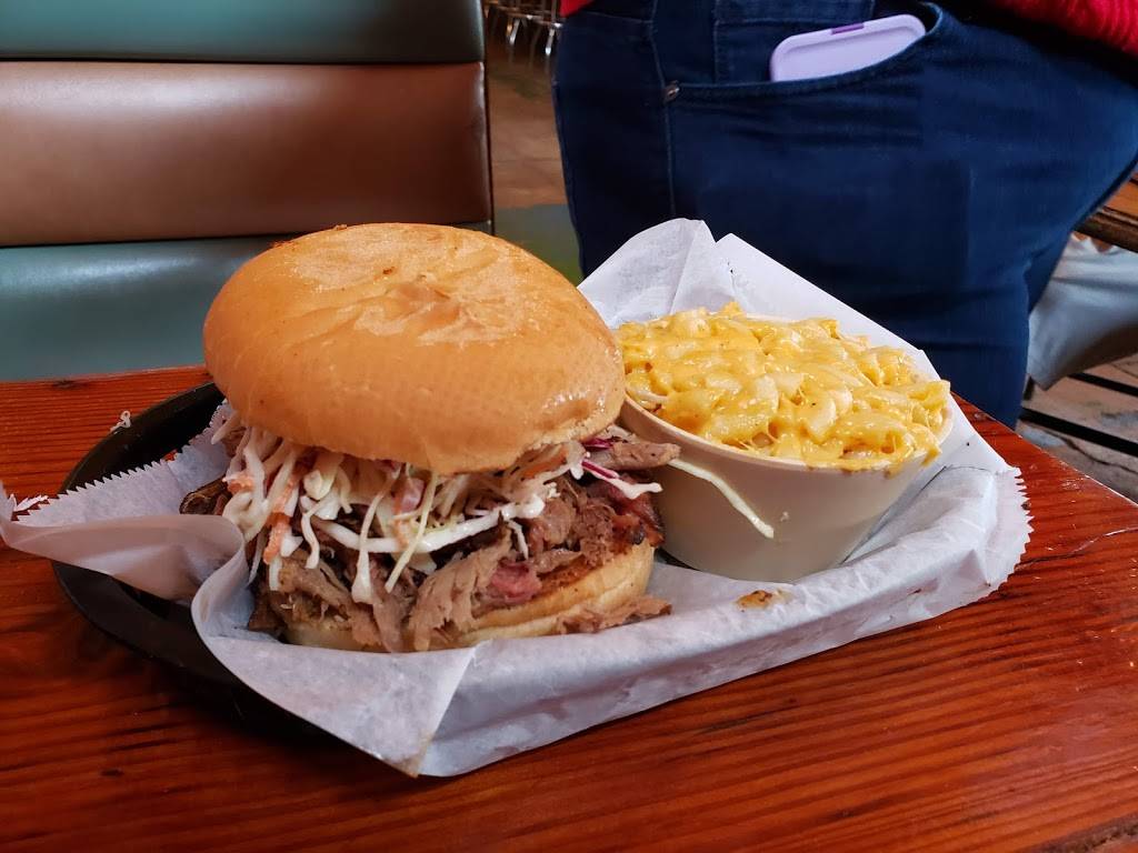 The Joint | restaurant | 701 Mazant St, New Orleans, LA 70117, USA | 5049493232 OR +1 504-949-3232