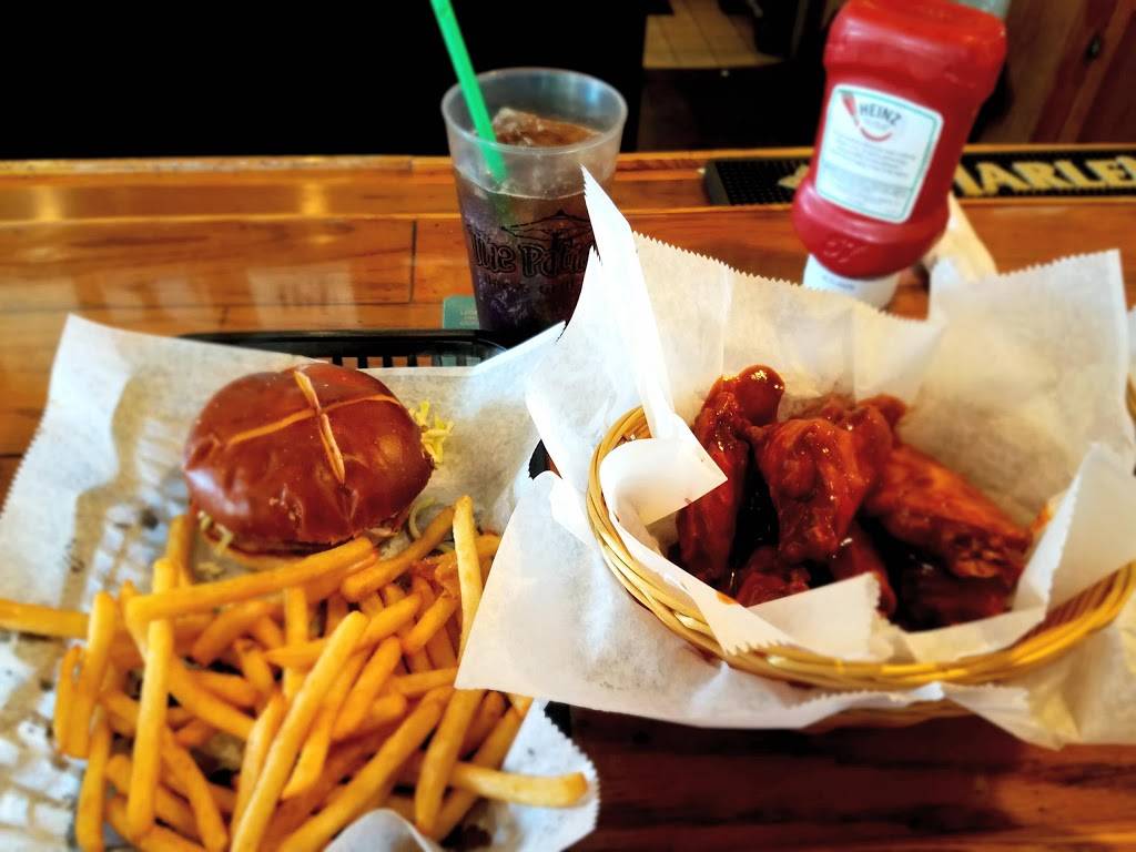 Patio Bar & Grill | restaurant | 601 N Wisconsin St, Port Washington, WI 53074, USA | 2622683808 OR +1 262-268-3808