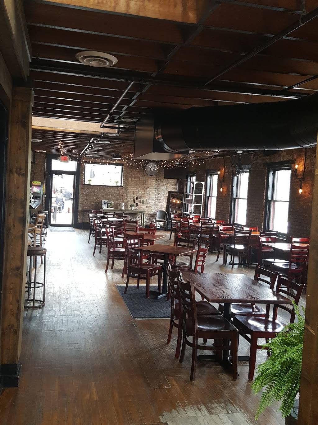 Old Towne Pub & Eatery | restaurant | 201 W State St, Geneva, IL 60134, USA | 6302327962 OR +1 630-232-7962