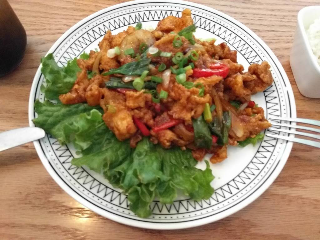 Finn Thai Restaurant & Bar | restaurant | 126 N Maple Ave, Purcellville, VA 20132, USA | 5407511300 OR +1 540-751-1300