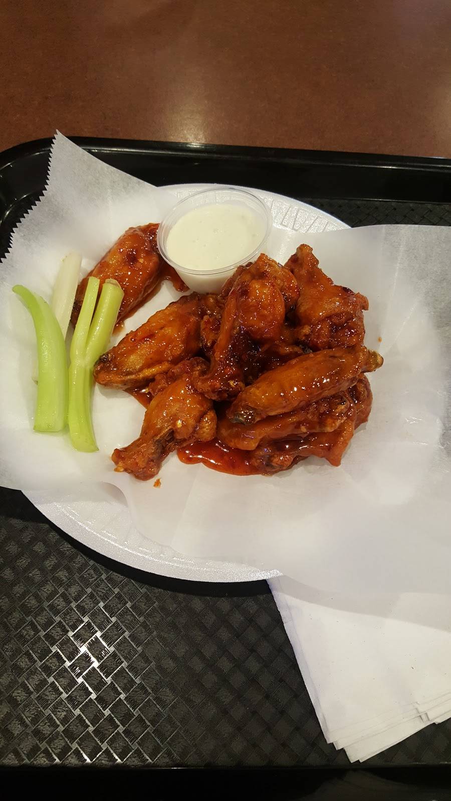 Planet Wings | restaurant | 1546 U.S. 9, Wappingers Falls, NY 12590, USA | 8452989464 OR +1 845-298-9464