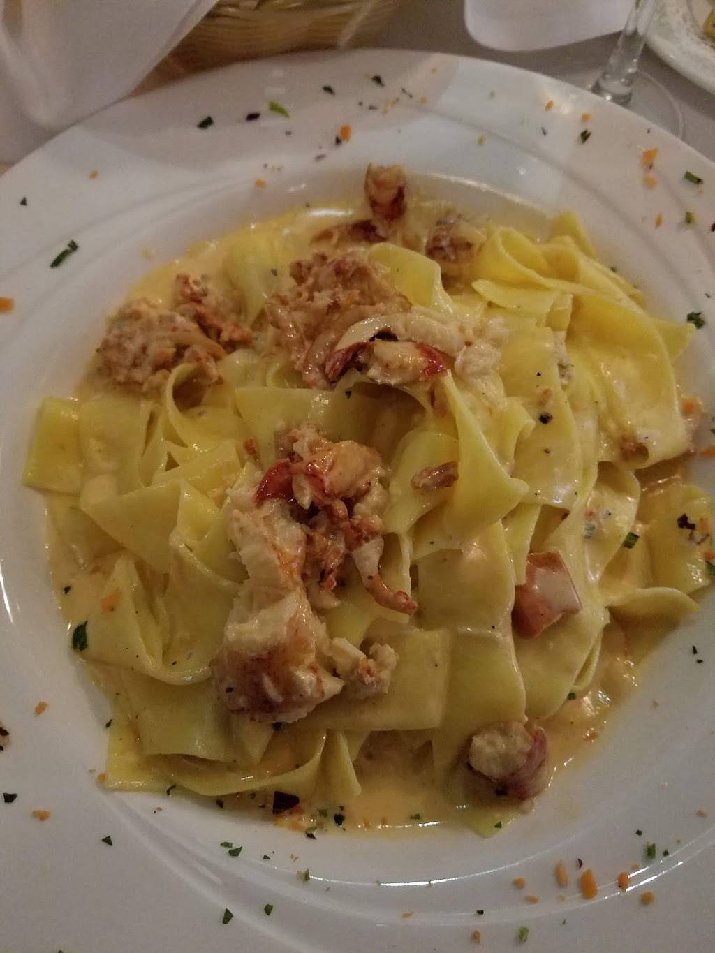 Portofinos Restaurant & Bar | restaurant | 937 State St, New Haven, CT 06511, USA | 2035621414 OR +1 203-562-1414