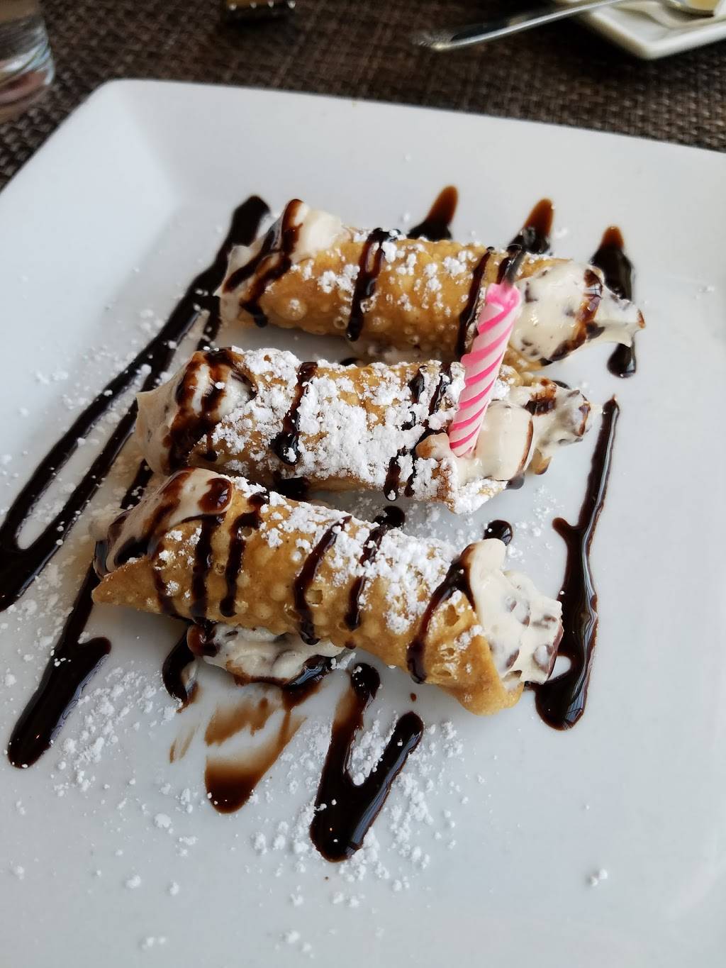 Saras Place By Gavis Restaurant | night club | 1501 Chagrin River Rd, Gates Mills, OH 44040, USA | 4404231000 OR +1 440-423-1000