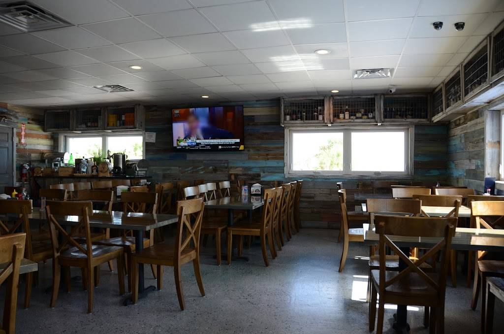 The Sandbar & Kitchen | restaurant | 2910 Atlantic Ave, Fernandina Beach, FL 32034, USA | 9043103648 OR +1 904-310-3648