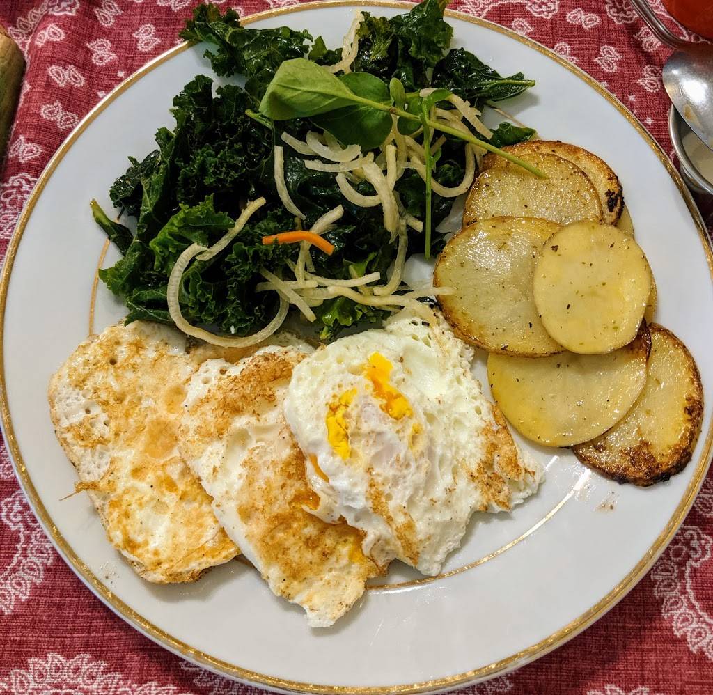 Blue Phoenix Cáfe and Market | restaurant | 110 West E Washington St, Lexington, VA 24450, USA | 5404618306 OR +1 540-461-8306