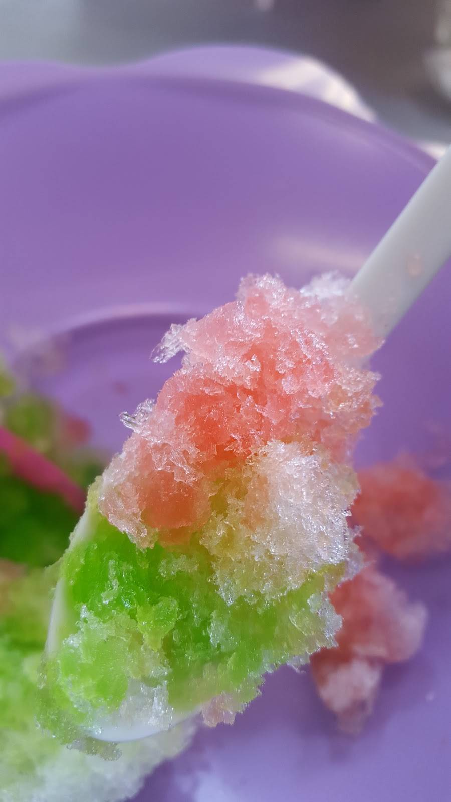 Kukuis Hawaiian Shaved Ice | restaurant | 210 E Middlebury St, Shipshewana, IN 46565, USA | 5745368463 OR +1 574-536-8463