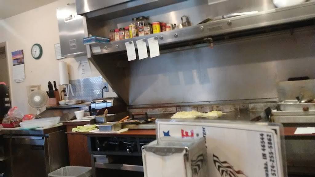 Rocks Place | restaurant | 501 Lincolnway W, Mishawaka, IN 46544, USA | 5742555862 OR +1 574-255-5862