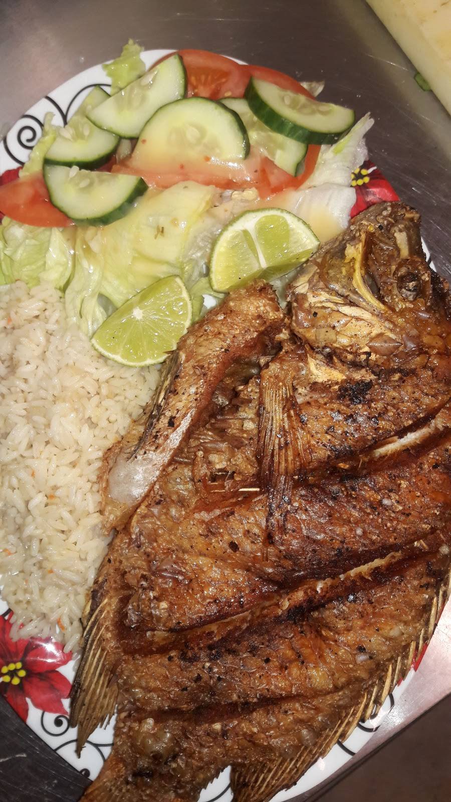 100% SALVADOREÑO Restaurant & Take out | restaurant | 612 Trethewey Dr, Toronto, ON M6M 4C3, Canada | 4162490305 OR +1 416-249-0305