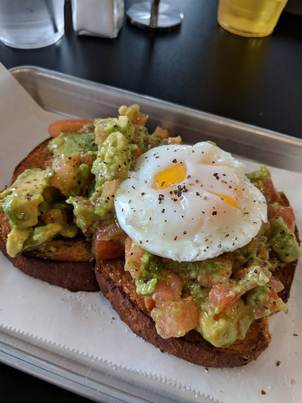 Myers Front Porch | restaurant | 162 E Main St, Hendersonville, TN 37075, USA | 6154475556 OR +1 615-447-5556