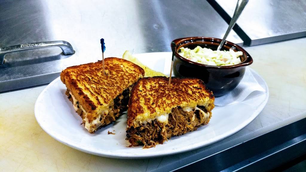 The Gym Grill and Bar | night club | #1, 2510 E Hunt Hwy, San Tan Valley, AZ 85143, USA | 4806772146 OR +1 480-677-2146