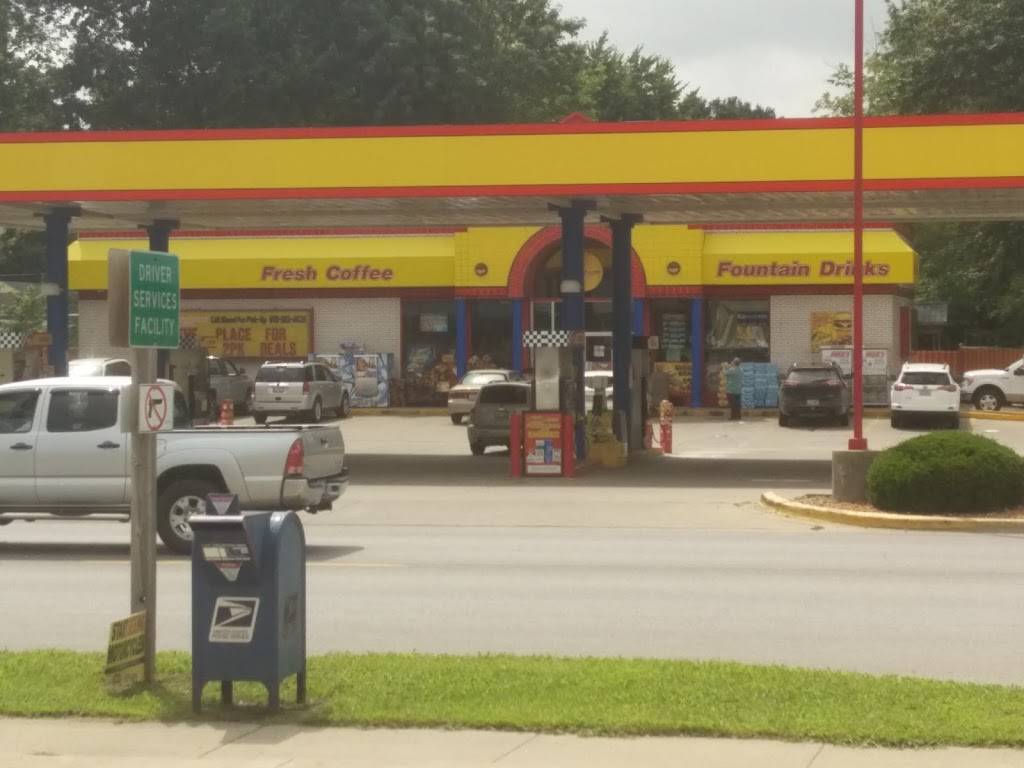 Hucks Food and Fuel |  | 1107 W Oak St, Carmi, IL 62821, USA | 6183824629 OR +1 618-382-4629