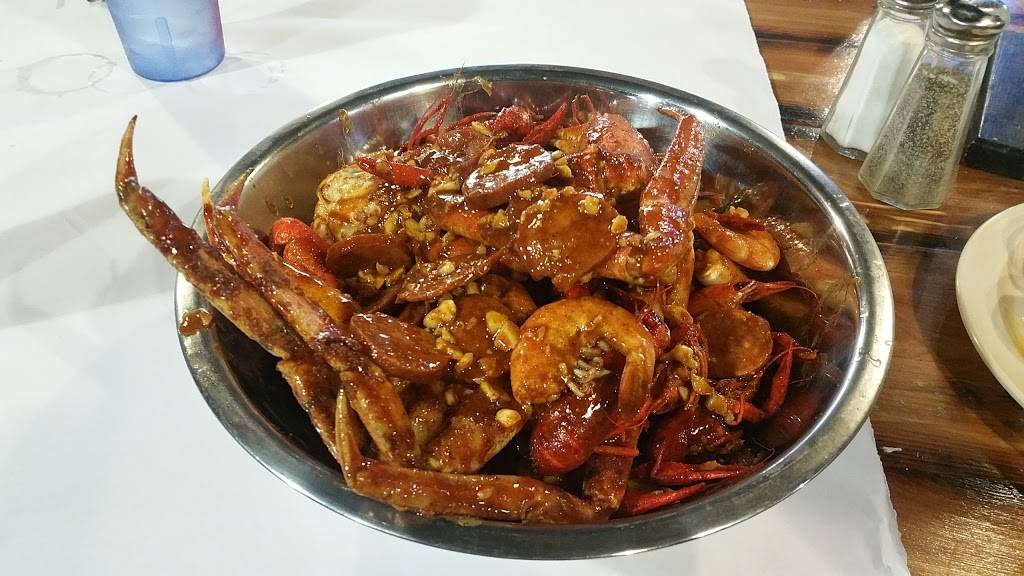 Crazy Cajun Seafood & Sports | restaurant | 9630 Jones Rd, Houston, TX 77065, USA | 2819555586 OR +1 281-955-5586