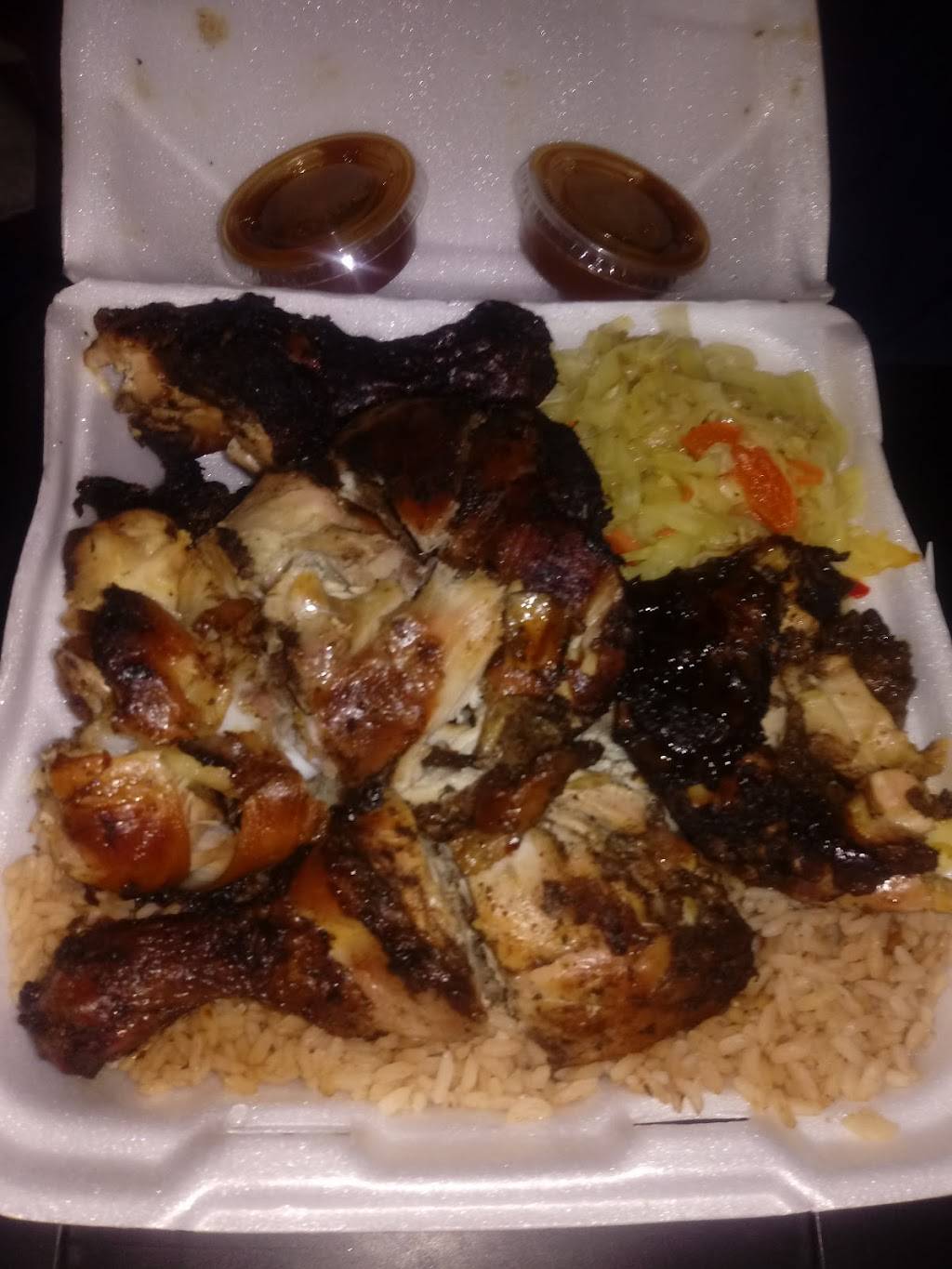 Fiyah Side Jamaican Cuisine | restaurant | 3709 W Villard Ave, Milwaukee, WI 53209, USA | 4142048740 OR +1 414-204-8740