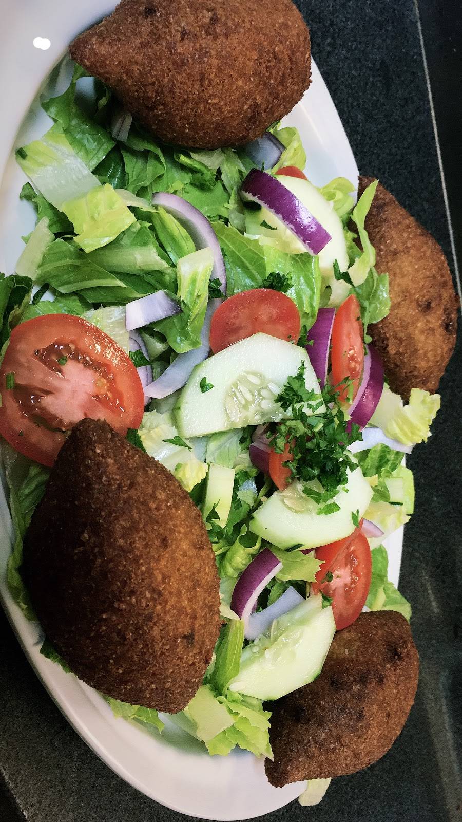 Family Mediterranean Pizza | meal takeaway | 45 York St, New Haven, CT 06511, USA | 2038650088 OR +1 203-865-0088