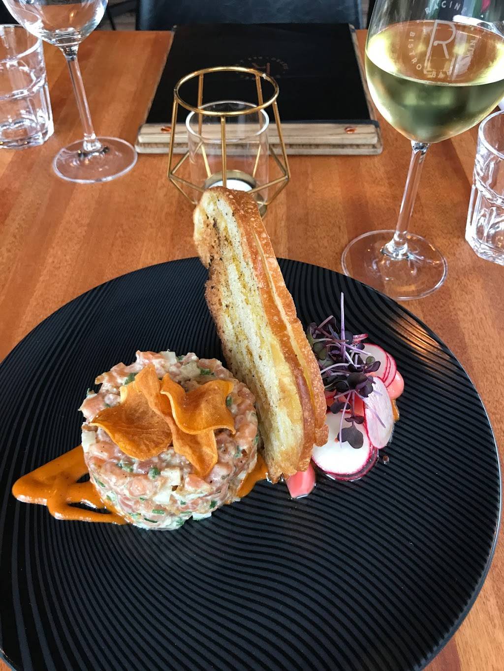 Racines Bistro Bar a Vin | restaurant | 741 Boulevard des Seigneurs, Terrebonne, QC J6W 1T5, Canada | 4504712577 OR +1 450-471-2577