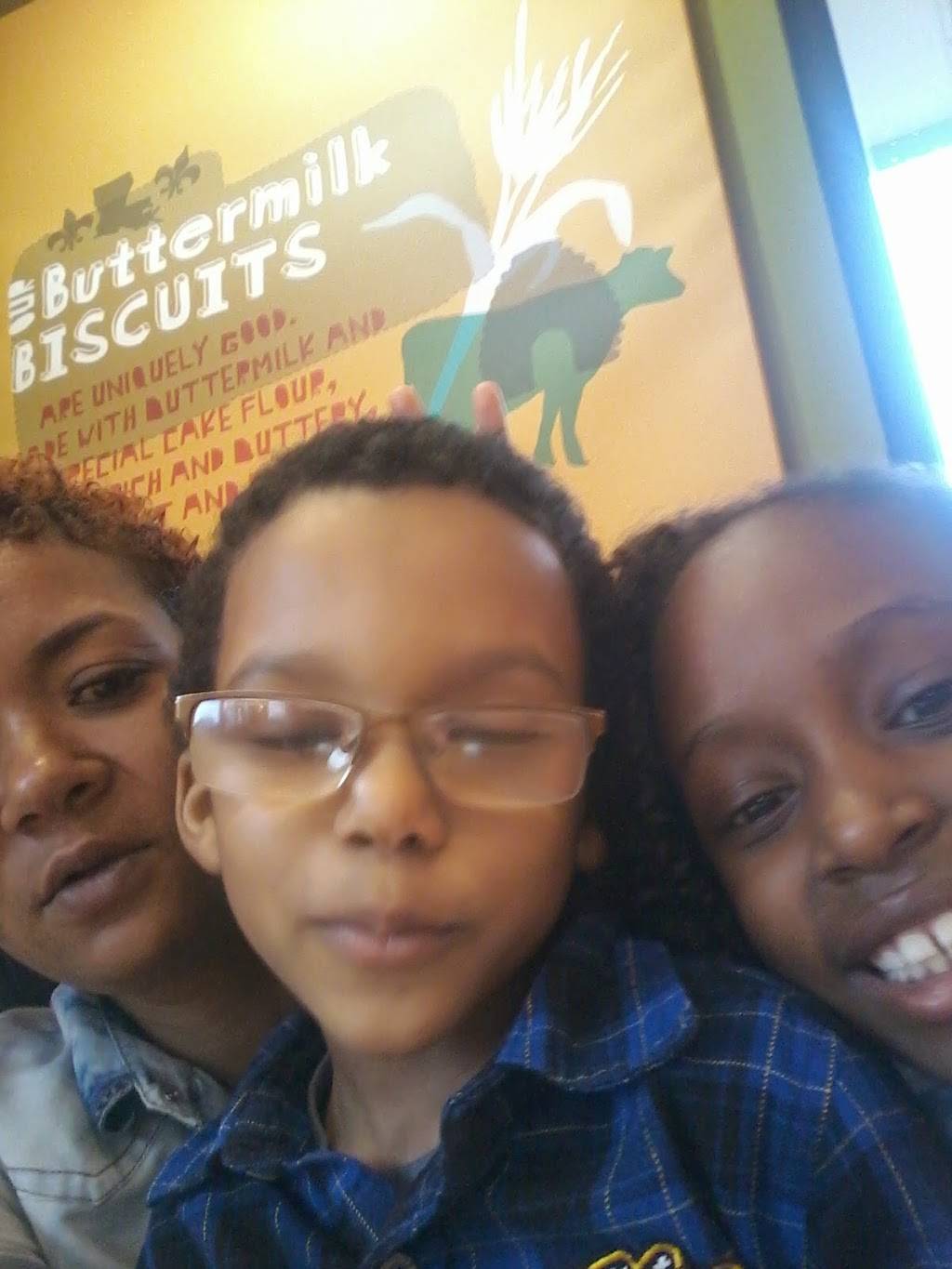 Popeyes Chicken | restaurant | 610 Madison St, Oak Park, IL 60302, USA | 7085241022 OR +1 708-524-1022