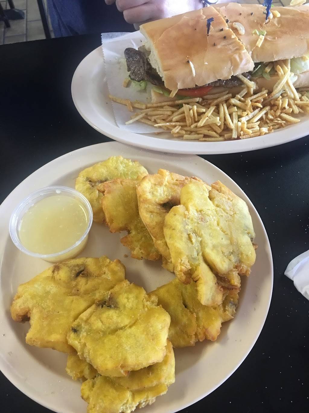 Los Parados Cafeteria | restaurant | 5394 NW 72nd Ave, Miami, FL 33166, USA | 3058841378 OR +1 305-884-1378