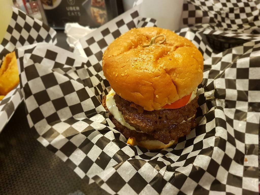 Gazebo Burgers and Grills | restaurant | 548 Trafalgar Rd, Oakville, ON L6J 3J2, Canada | 9053373434 OR +1 905-337-3434