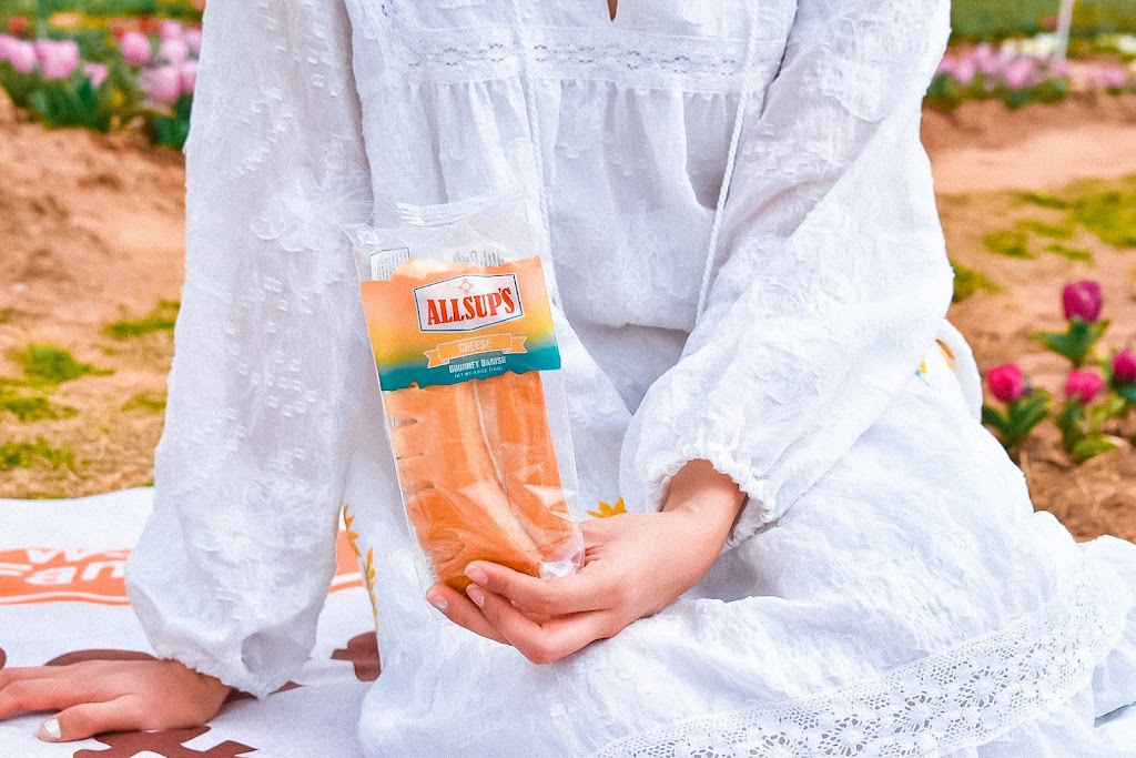 Yesway | restaurant | 3179 US-54, Kingdom City, MO 65262, USA | 5735927668 OR +1 573-592-7668