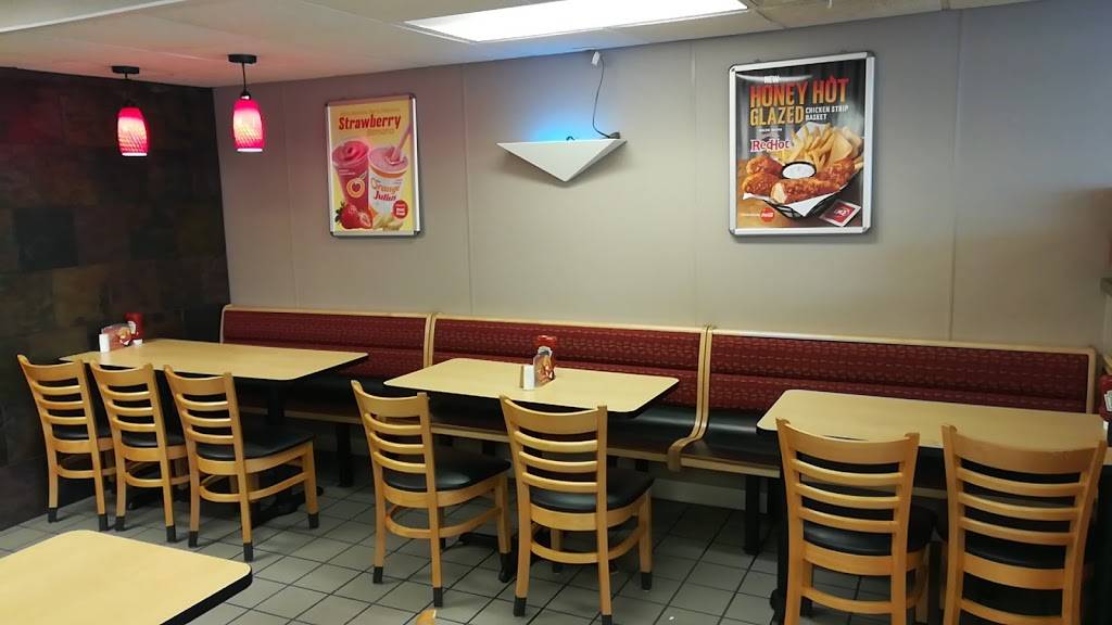 Dairy Queen | restaurant | 1317 17th Ave, Bloomer, WI 54724, USA | 7155681320 OR +1 715-568-1320