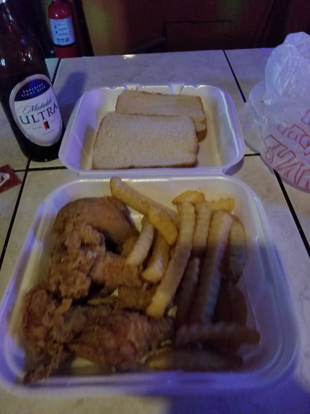 Red Apple BBQ & Lounge | restaurant | 2112 St Clair Ave, East St Louis, IL 62203, USA | 6188572203 OR +1 618-857-2203