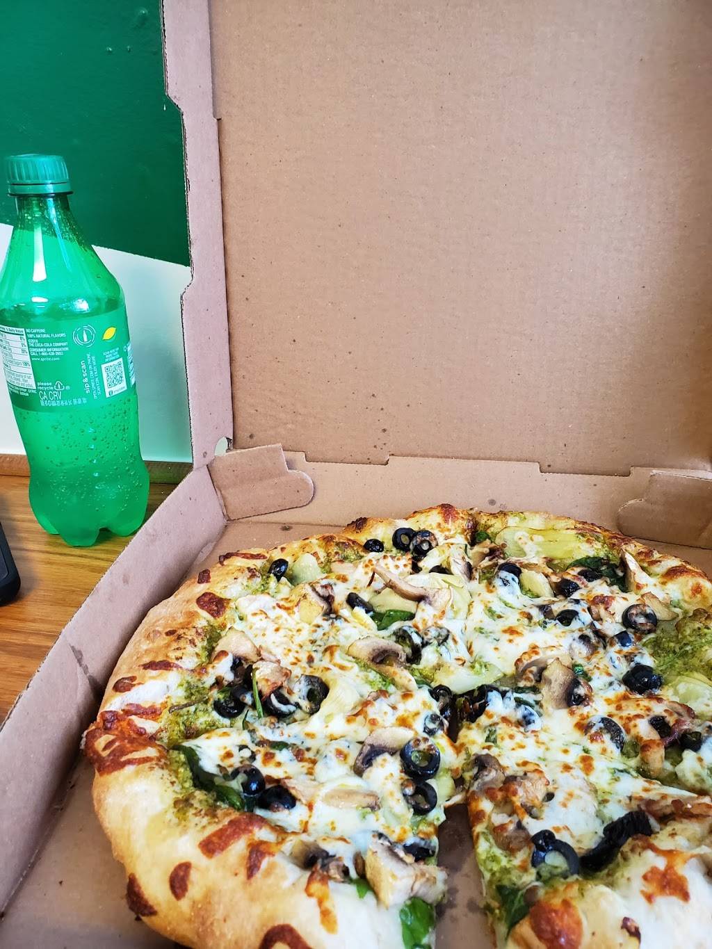 Ricks Pizza | restaurant | 913 W Grace St, Richmond, VA 23220, USA | 8046583645 OR +1 804-658-3645