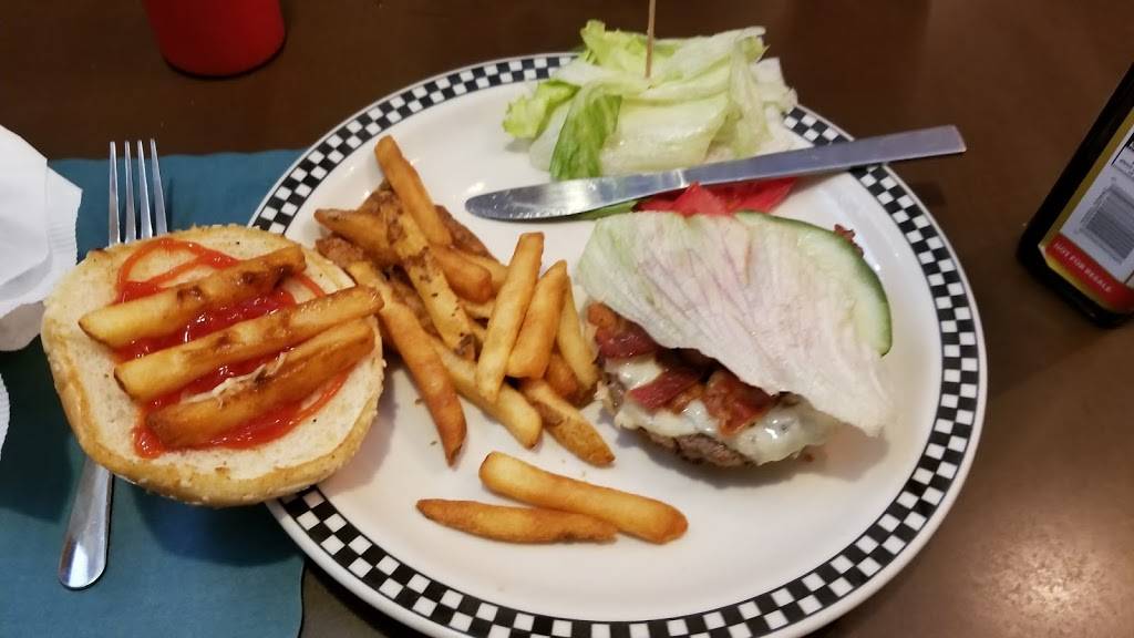 Lucky Strike Restaurant | restaurant | 703 Grattan St, Chicopee, MA 01020, USA | 4135367912 OR +1 413-536-7912