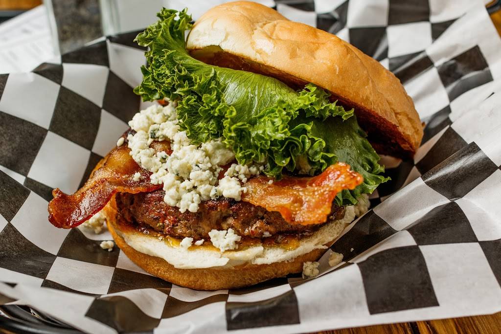 R & R CraftHouse Grill | restaurant | 12910 Malcomson Rd, Houston, TX 77070, USA | 8327611018 OR +1 832-761-1018