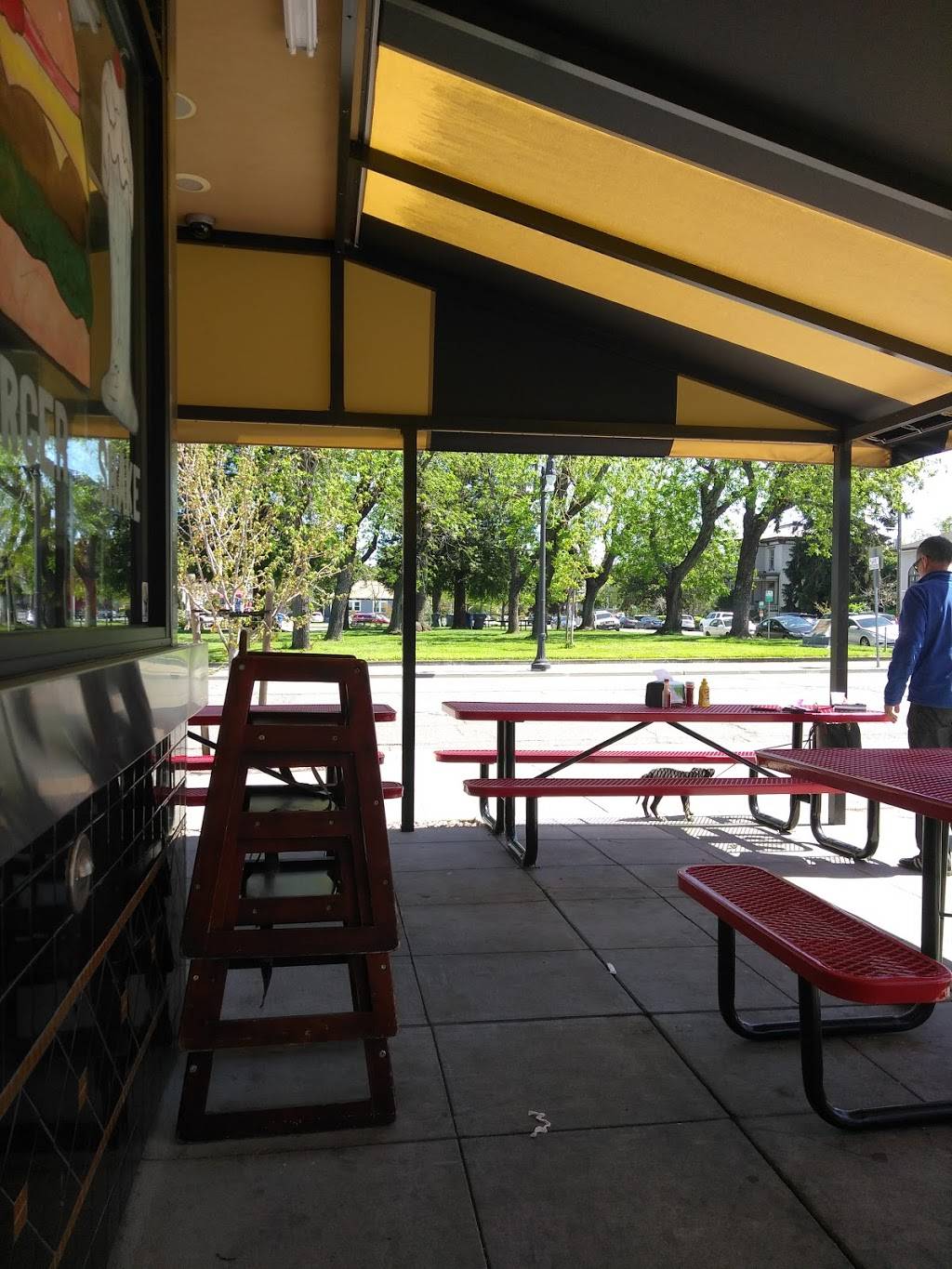 Walnut Park Grill | restaurant | 310 E D St, Petaluma, CA 94952, USA | 7077764737 OR +1 707-776-4737