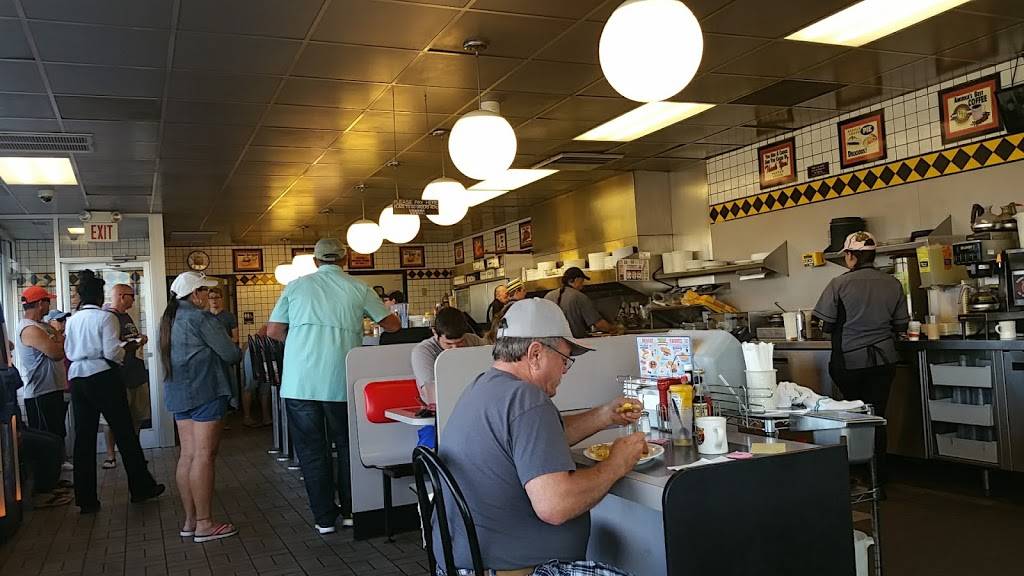 Waffle House | meal takeaway | 828 TN-76, White House, TN 37188, USA | 6156721313 OR +1 615-672-1313