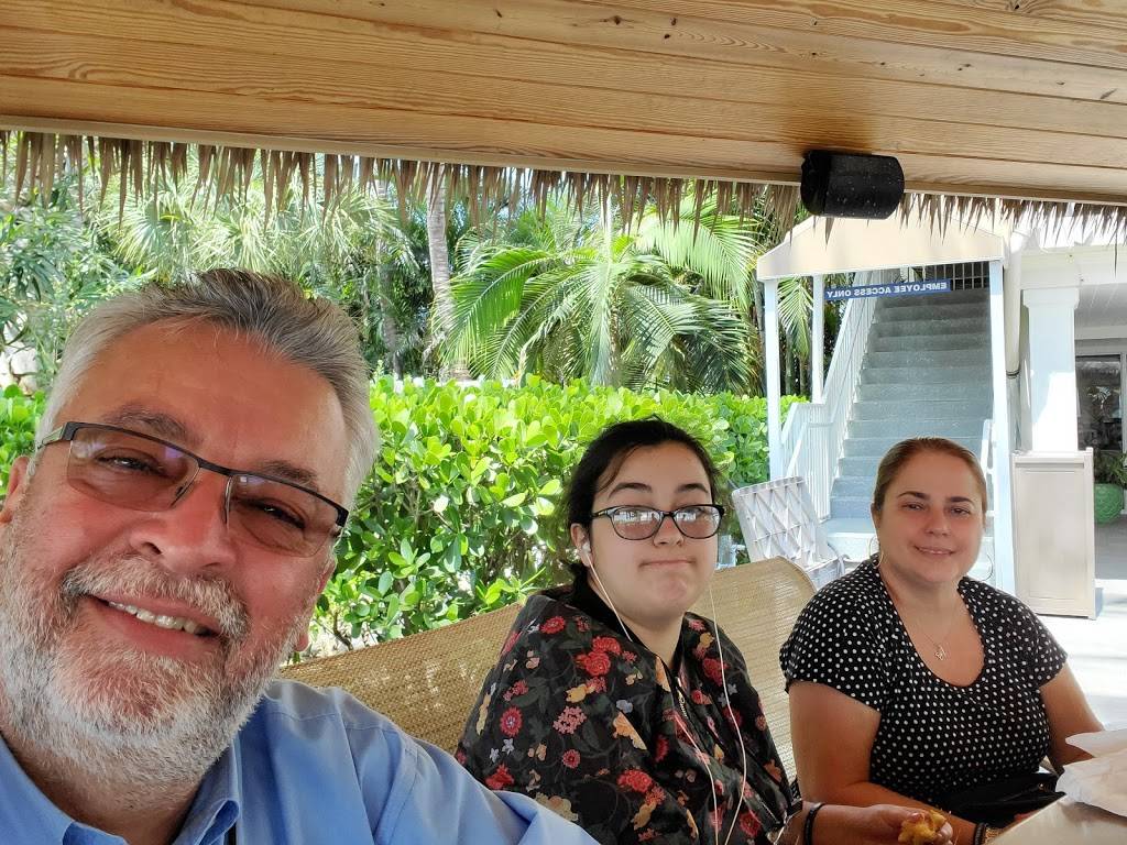 Turtle’s Pool & Beach Bar | restaurant | 1451 Middle Gulf Dr #4, Sanibel, FL 33957, USA | 2394724151 OR +1 239-472-4151