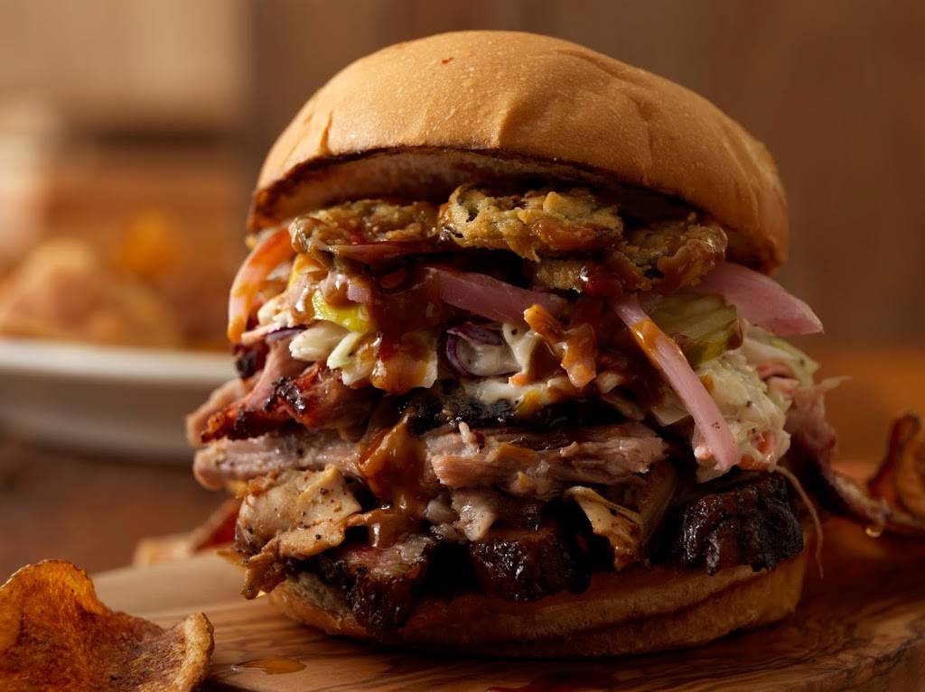 Southern Cut Barbecue | restaurant | 198 E Delaware Pl, Chicago, IL 60611, USA | 3122808887 OR +1 312-280-8887