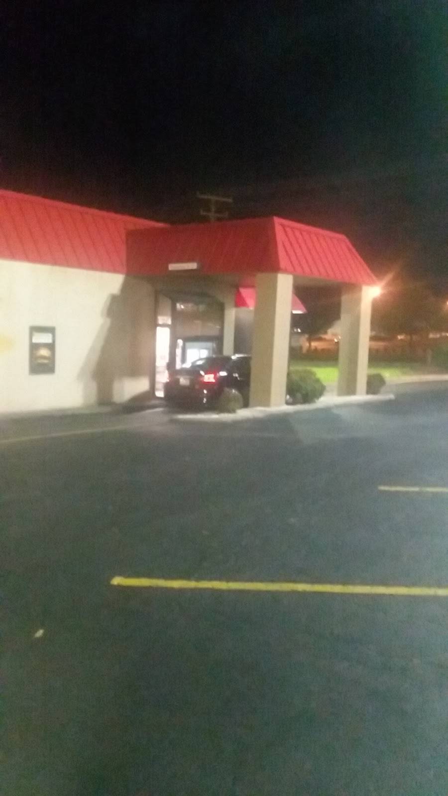 Hardees | restaurant | 726 E Innes St, Salisbury, NC 28144, USA | 7046330721 OR +1 704-633-0721