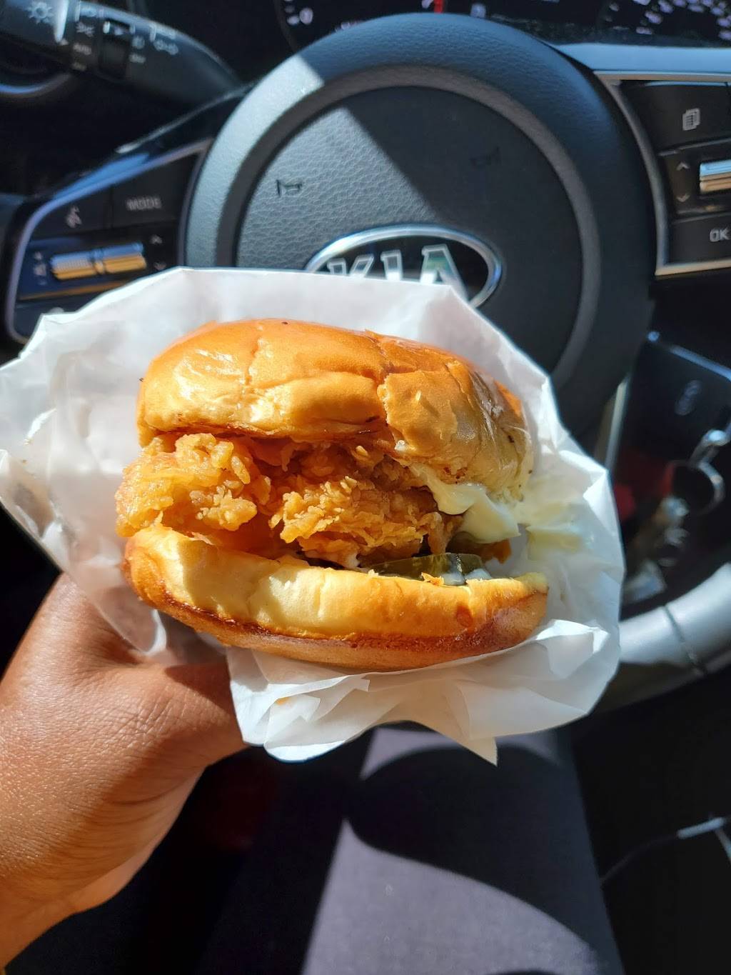 Popeyes Louisiana Kitchen | restaurant | 716 Lake Joy Rd, Warner Robins, GA 31088, USA | 4783422889 OR +1 478-342-2889