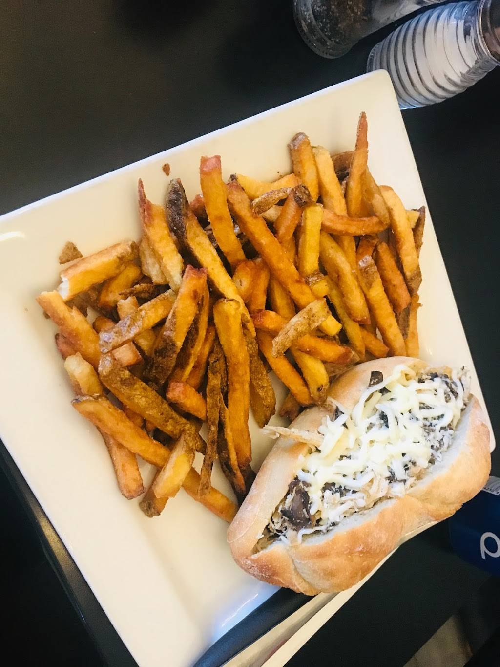 Philadelphia Kitchen | restaurant | 281 Broadway, Orangeville, ON L9W 1L2, Canada | 5199388970 OR +1 519-938-8970