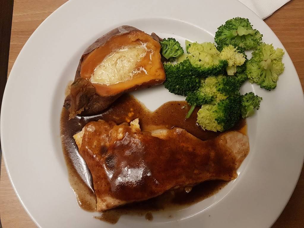 Nick & Toms Restaurant & Bar | restaurant | 5774 Bridgetown Rd, Cincinnati, OH 45248, USA | 5135744242 OR +1 513-574-4242