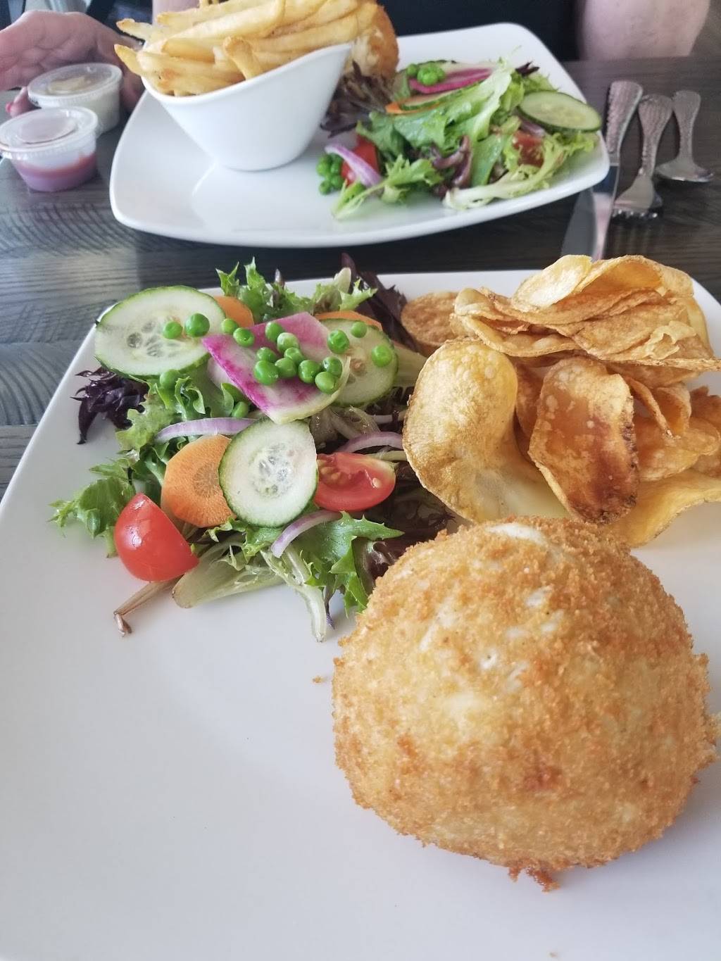 Gilligans Waterfront Restaurant | restaurant | 134 W Market St, Lewes, DE 19958, USA | 3026447230 OR +1 302-644-7230