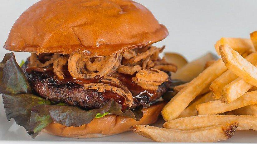 Woodlake Tavern | restaurant | 1431 Del Paso Blvd, Sacramento, CA 95815, USA | 9165140405 OR +1 916-514-0405