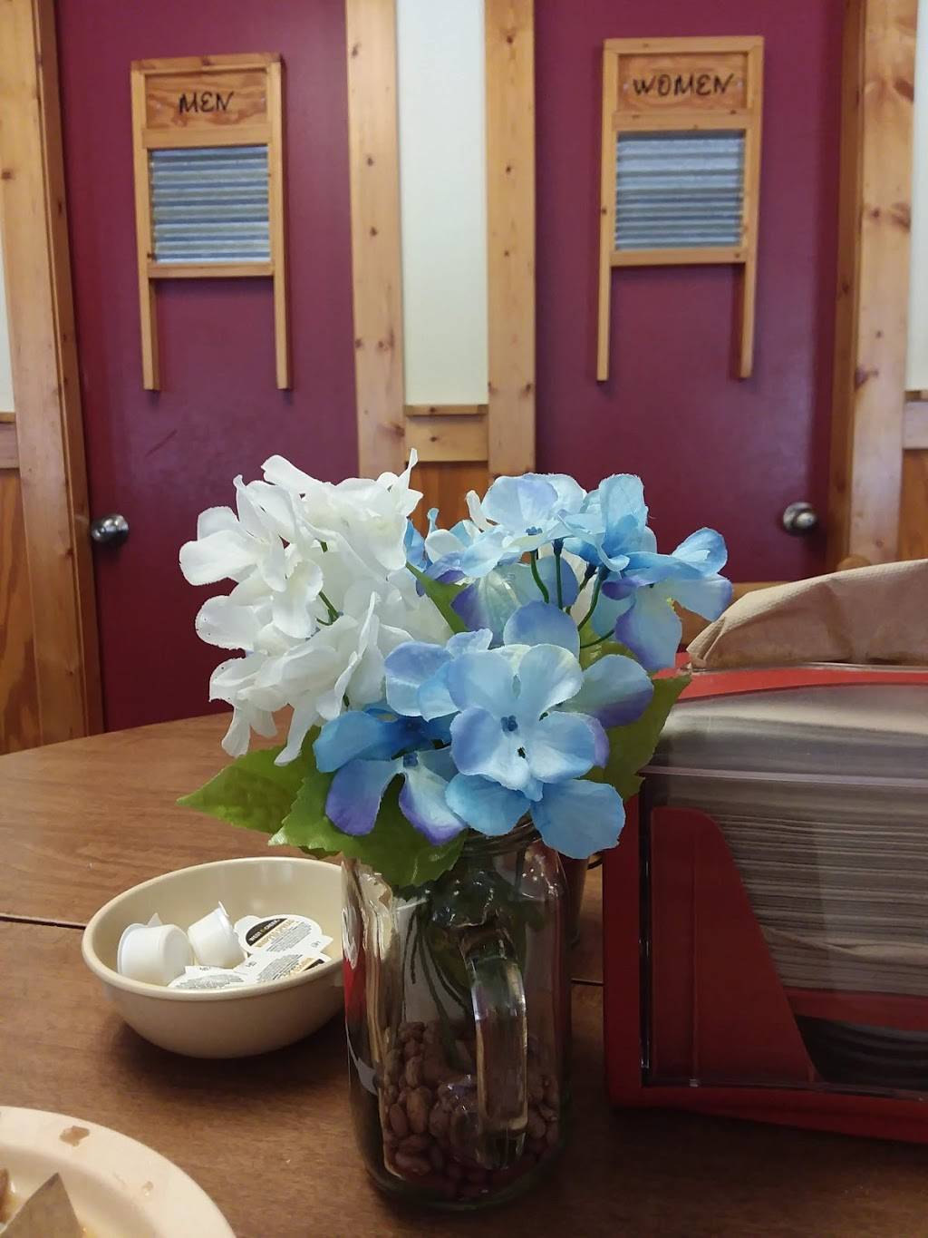 M Cs Kountry Kitchen | restaurant | 3662 Hollywood Hwy, Clarkesville, GA 30523, USA | 7067546598 OR +1 706-754-6598