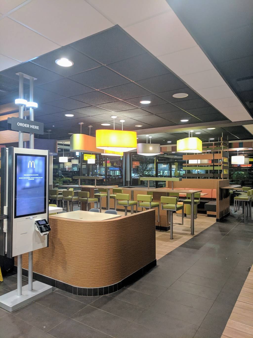McDonalds | cafe | 1244 Geneva St, Delavan, WI 53115, USA | 2627288101 OR +1 262-728-8101