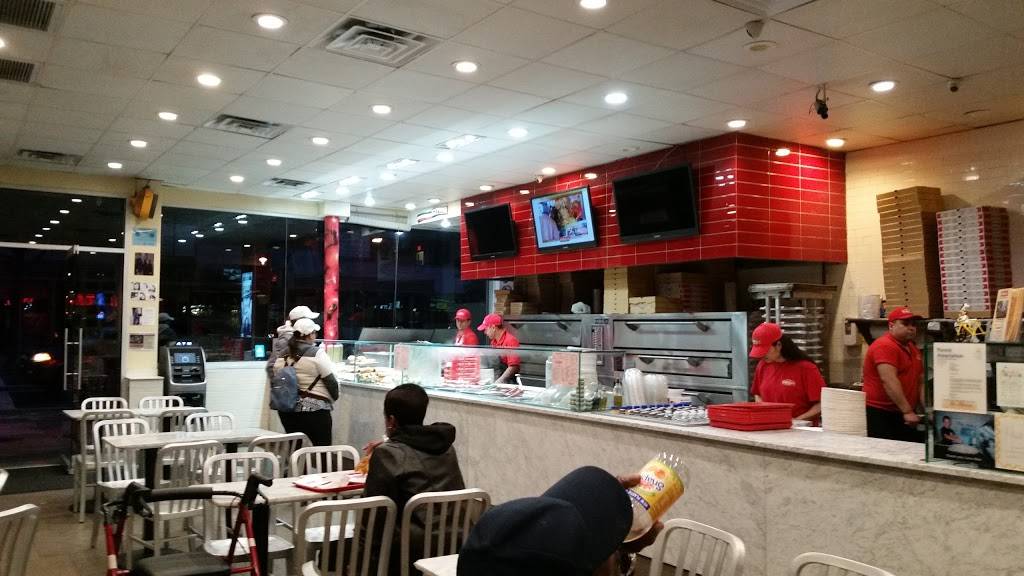 Famous Famiglia Pizzeria | restaurant | 734 Amsterdam Ave, New York, NY 10025, USA | 2128647193 OR +1 212-864-7193