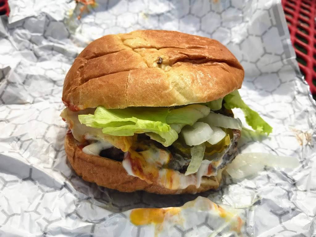 Halo Burger (Birch Run) | restaurant | 9130 Birch Run Rd, Birch Run, MI 48415, USA | 9896245441 OR +1 989-624-5441