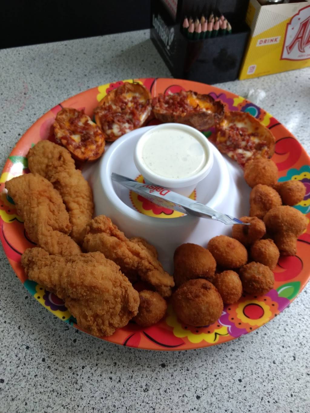 Showtime Pizza And Tanning | restaurant | 860 KY-15, Jackson, KY 41339, USA | 6066667444 OR +1 606-666-7444