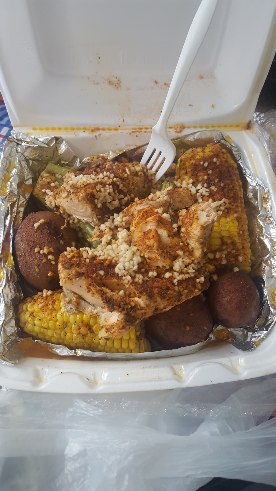 A & J seafood | meal takeaway | 3148 N Broad St, Philadelphia, PA 19132, USA | 2152257700 OR +1 215-225-7700