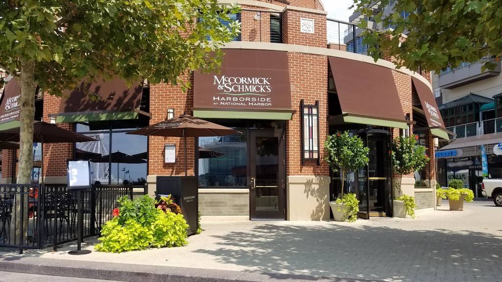 McCormick & Schmicks Seafood & Steaks | restaurant | 145 National Plaza, Oxon Hill, MD 20745, USA | 3015676224 OR +1 301-567-6224