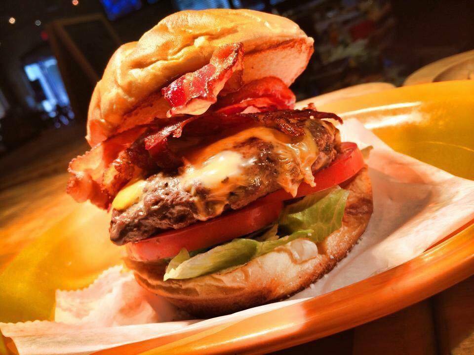 Craig Millers Field House Sports Bar and Restaurant | restaurant | 7958 Via Dellagio Way #100, Orlando, FL 32819, USA | 4072483474 OR +1 407-248-3474