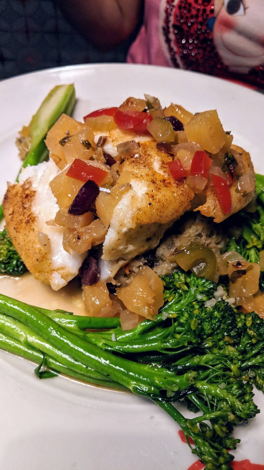 Red Rocks Cafe: Strawberry Hill in South Park | restaurant | 4223 Providence Rd #8, Charlotte, NC 28211, USA | 7043640402 OR +1 704-364-0402