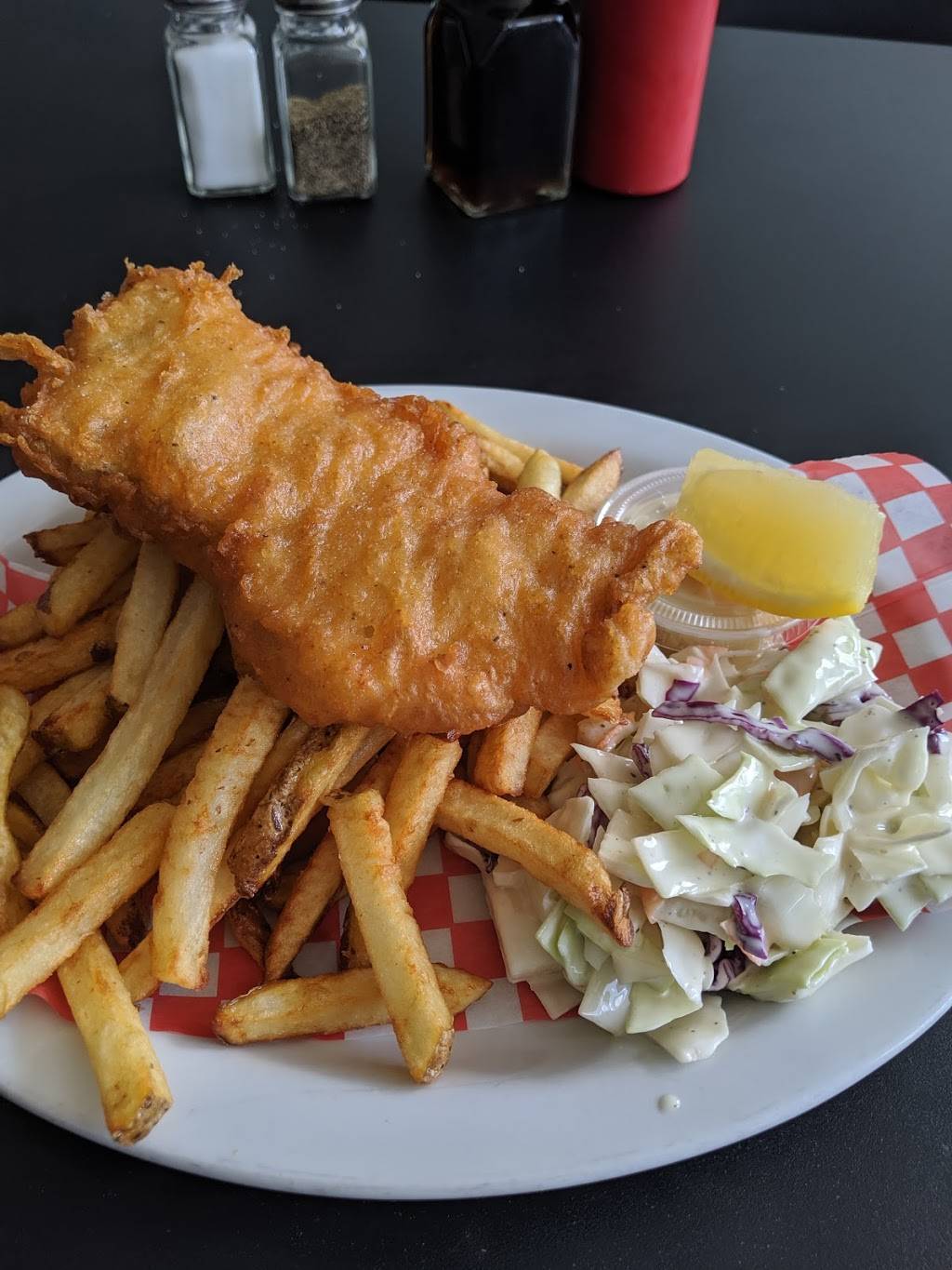 Captain Mikes Fish And chips | restaurant | 284 Mud St W, Stoney Creek, ON L8J 3Z6, Canada | 9055600261 OR +1 905-560-0261