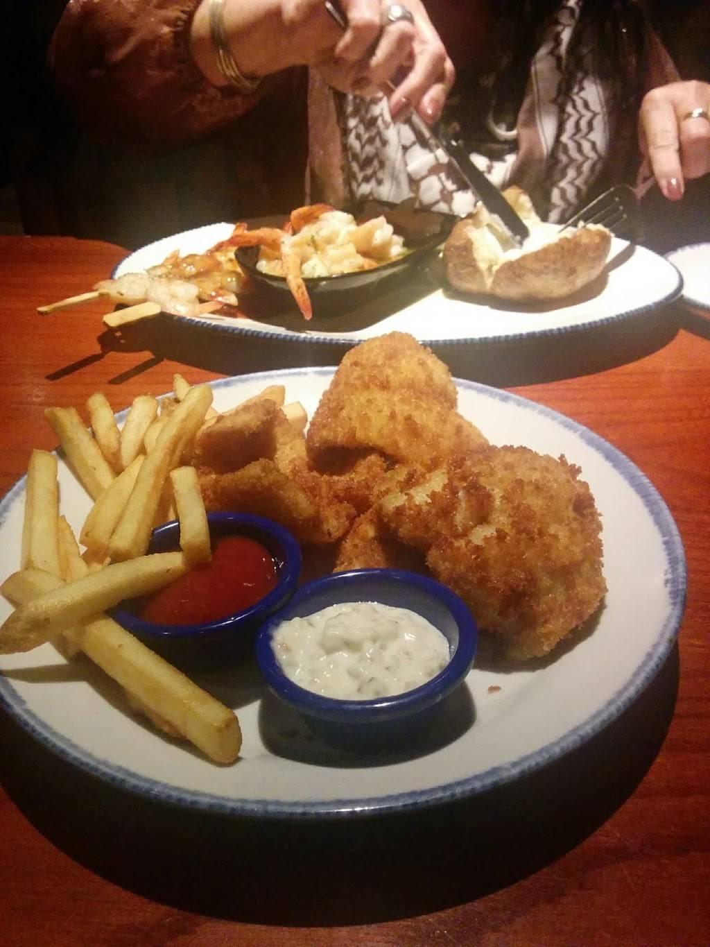 Red Lobster | restaurant | 3420 E Kimberly Rd, Davenport, IA 52807, USA | 5633597185 OR +1 563-359-7185